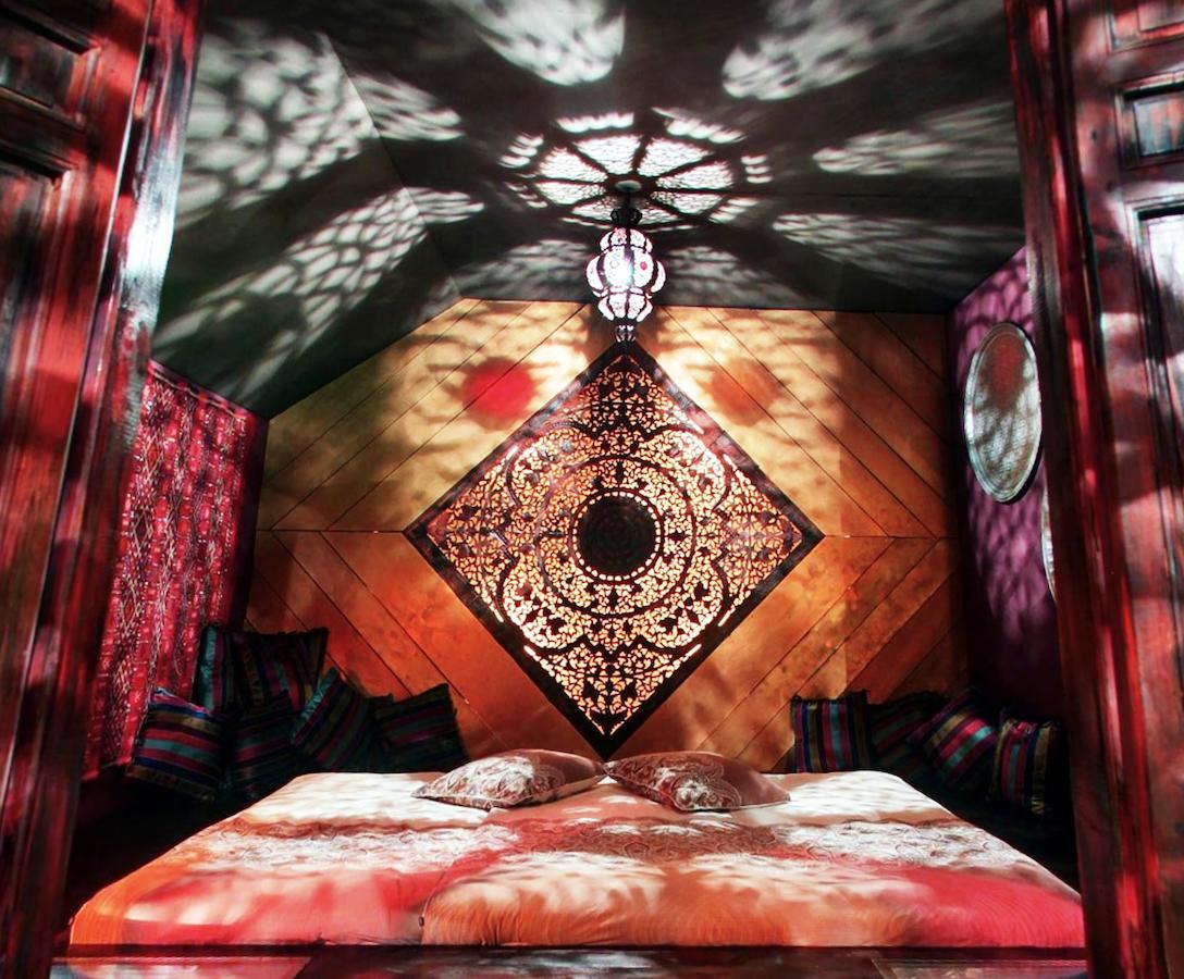 Bijou Hotel / Love And Romance Kallnach Bilik gambar