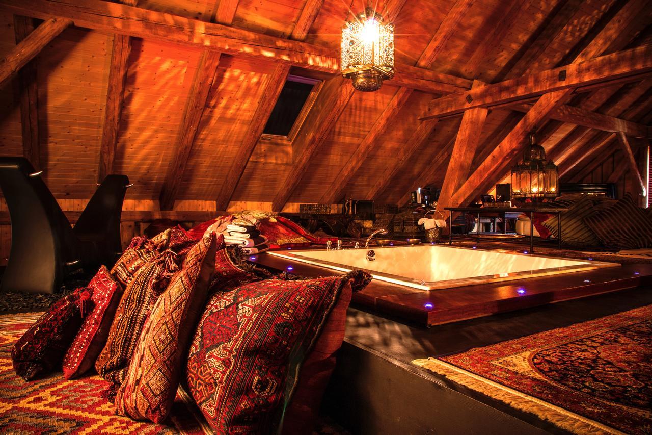 Bijou Hotel / Love And Romance Kallnach Bilik gambar