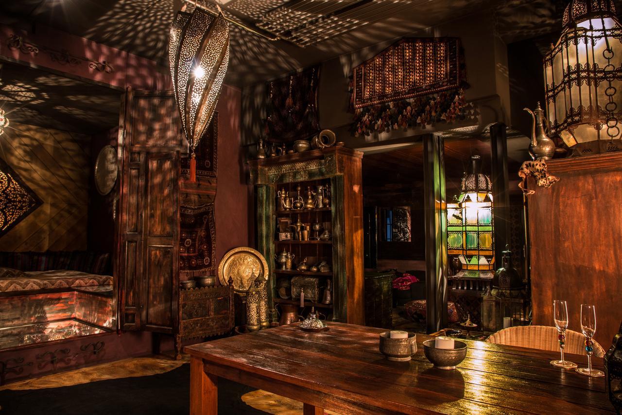 Bijou Hotel / Love And Romance Kallnach Bilik gambar
