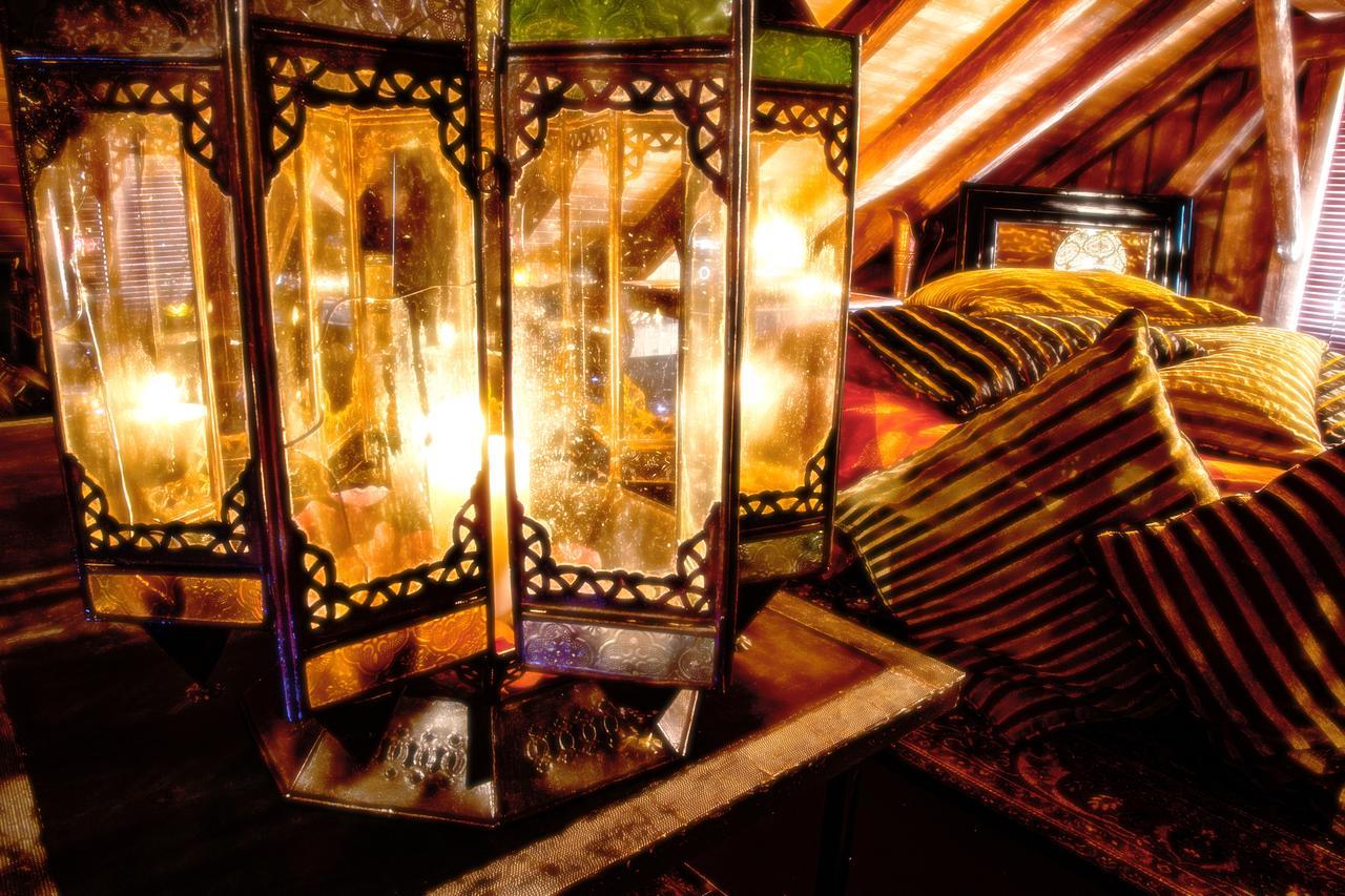 Bijou Hotel / Love And Romance Kallnach Bilik gambar